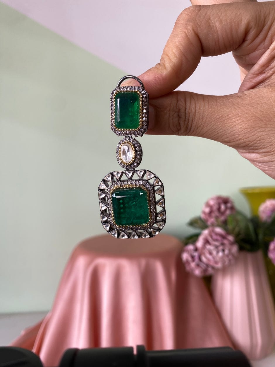 Victorian Premium Emerald Green Necklace With Earrings - Image 4