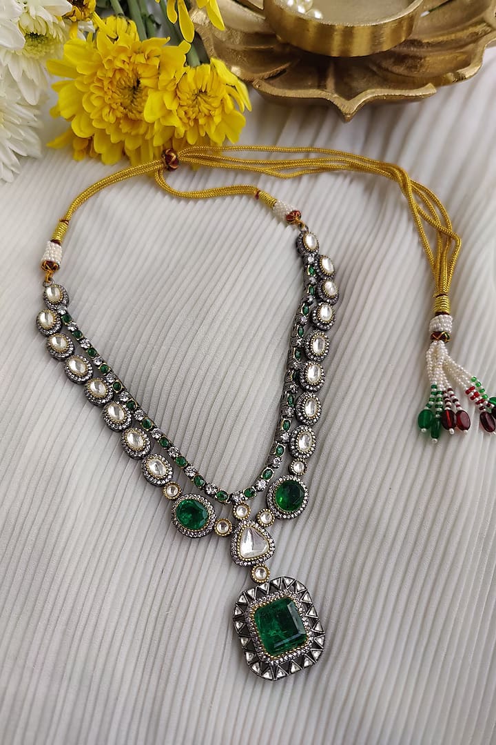 Victorian Premium Emerald Green Necklace With Earrings - Image 3