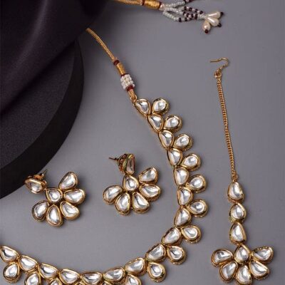 Gold Plated Kundan Embellished Choker Necklace Set