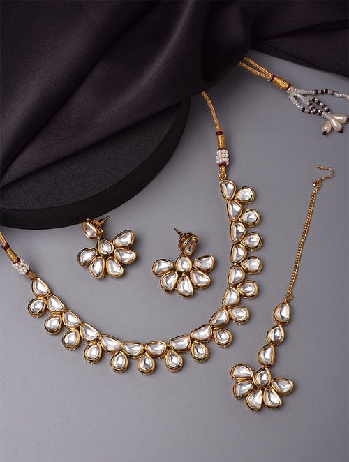 Gold Plated Kundan Embellished Choker Necklace Set - Image 5