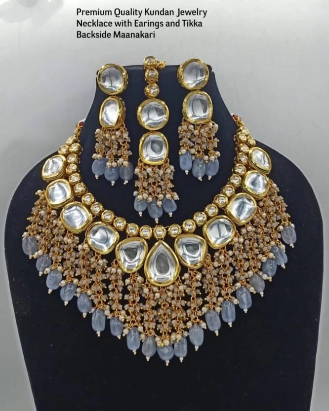 Premium Quality Kundan Jewelry Necklace with Earings and Tikka Backside Maanakari - Image 5