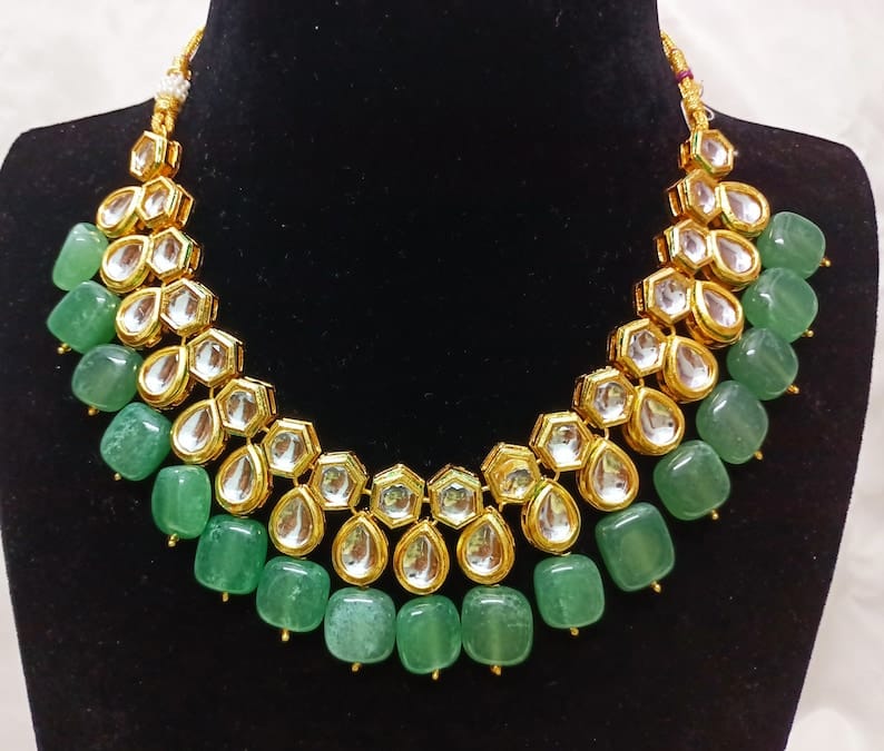 Elegant Kundan Choker Necklace With Green Stone - Image 4