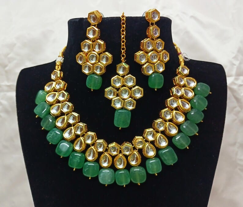 Elegant Kundan Choker Necklace With Green Stone