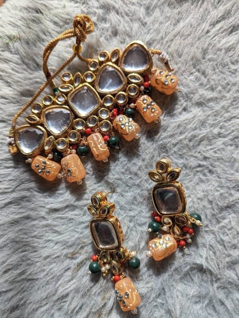 Silver Finish Kundan Choker Necklace Set