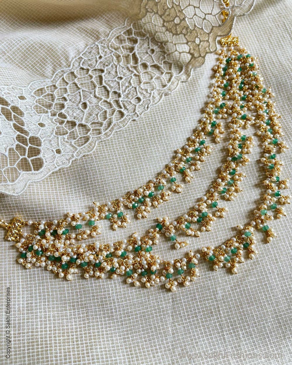 Pearl Necklace With Green Beads - Image 3