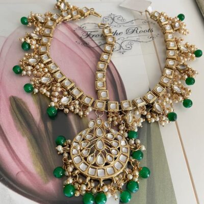 Gold & White Pearls Kundan Mathapatti