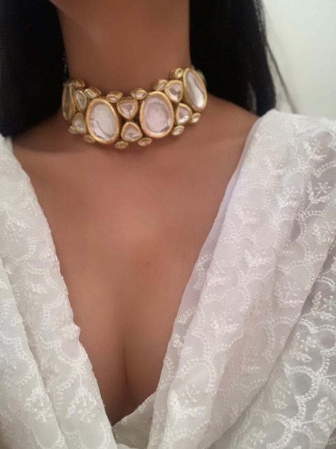 Delicate Kundan Necklace Set