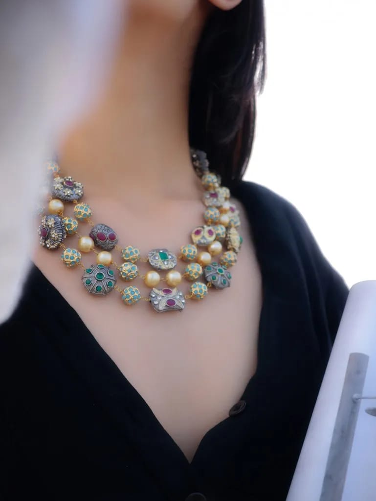 Delicate Kundan & Beads Necklace Set
