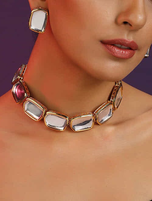 Gold kundan embellished choker set - Image 4
