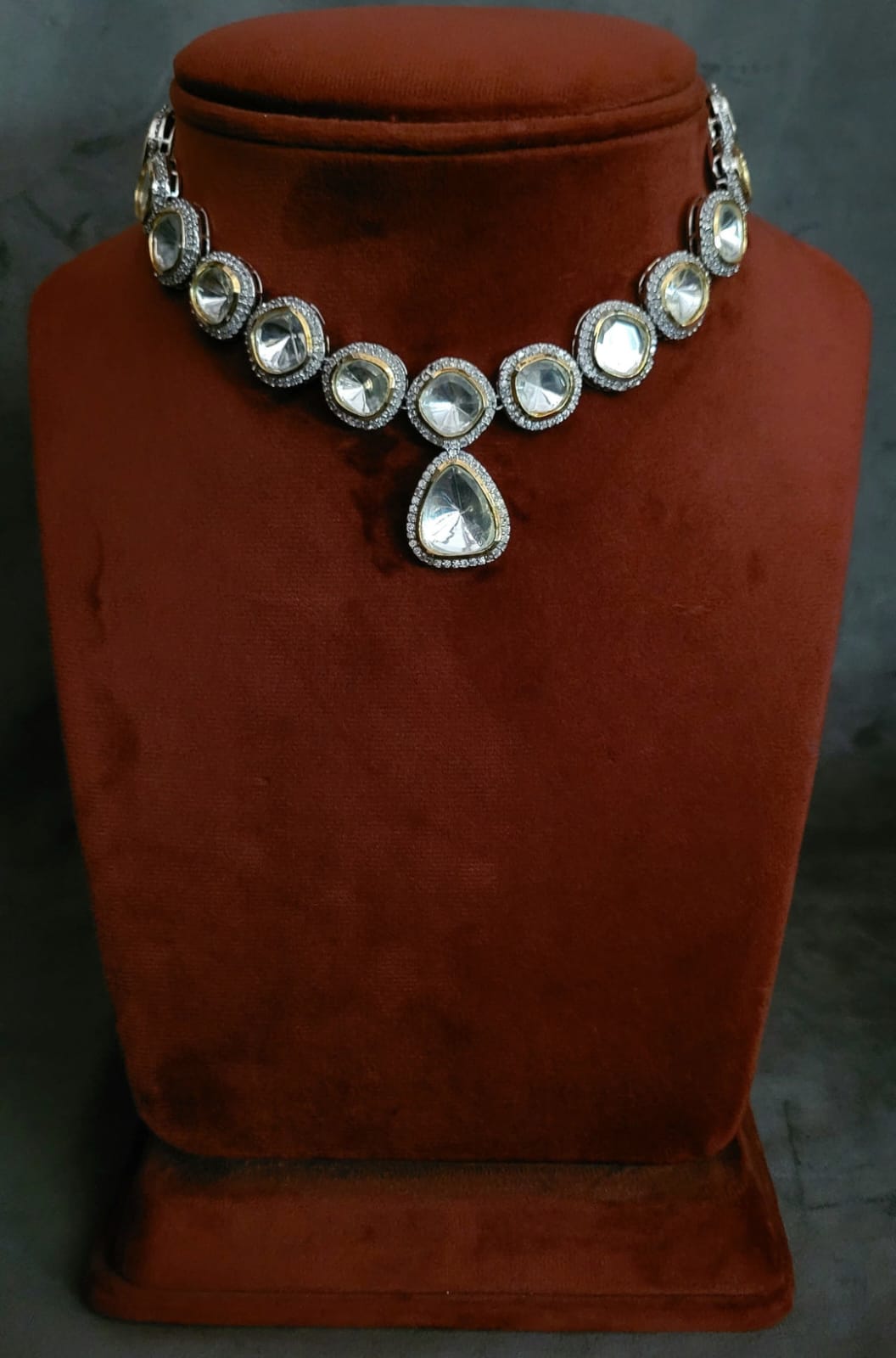 Silver Polki Set With Earrings - Image 5