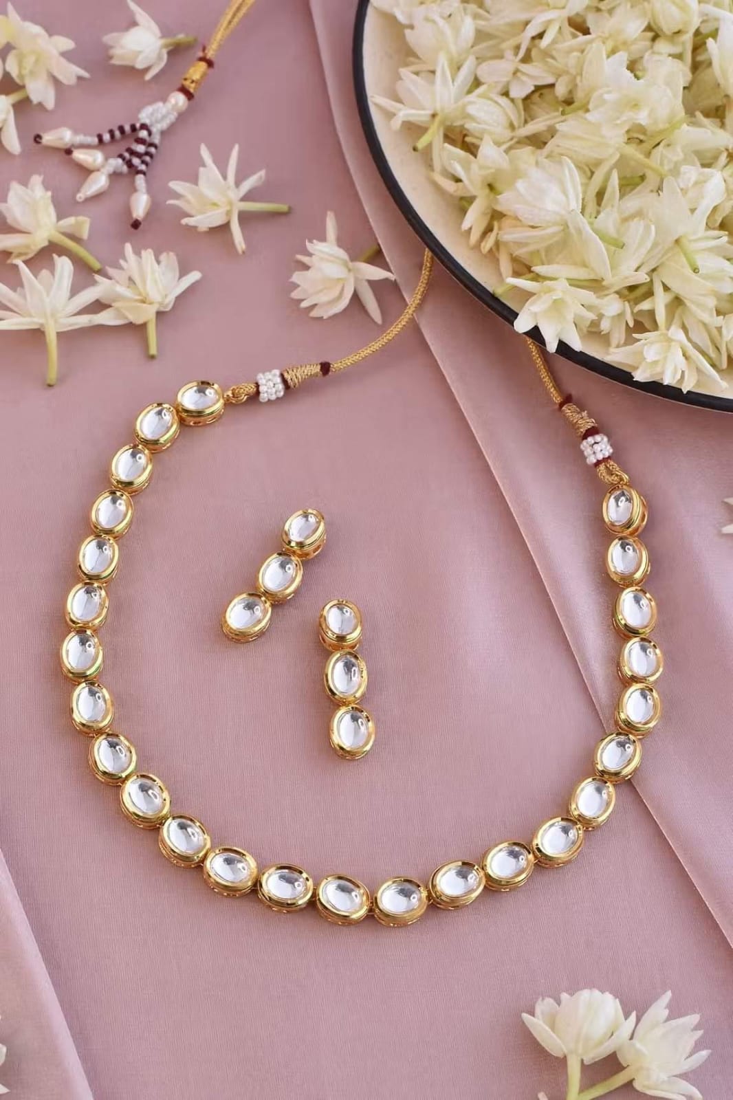 Gold-Plated Kundan Studded Necklace & Earrings Set - Image 4