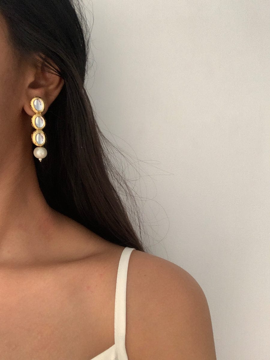 Gold Plated Bridal Kundan Necklace With Earrings - Image 4