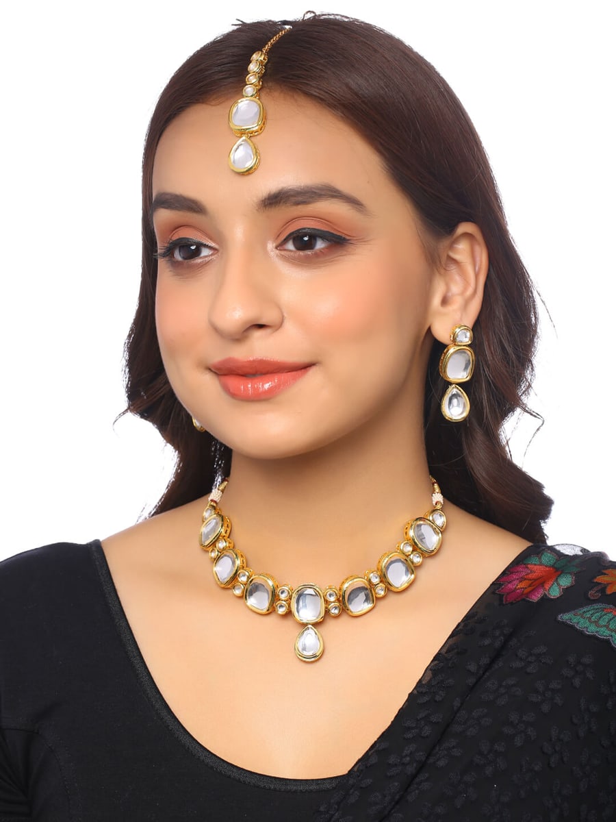 Ethnic Kundan Choker Necklace With Earrings & MaangTikka - Image 2