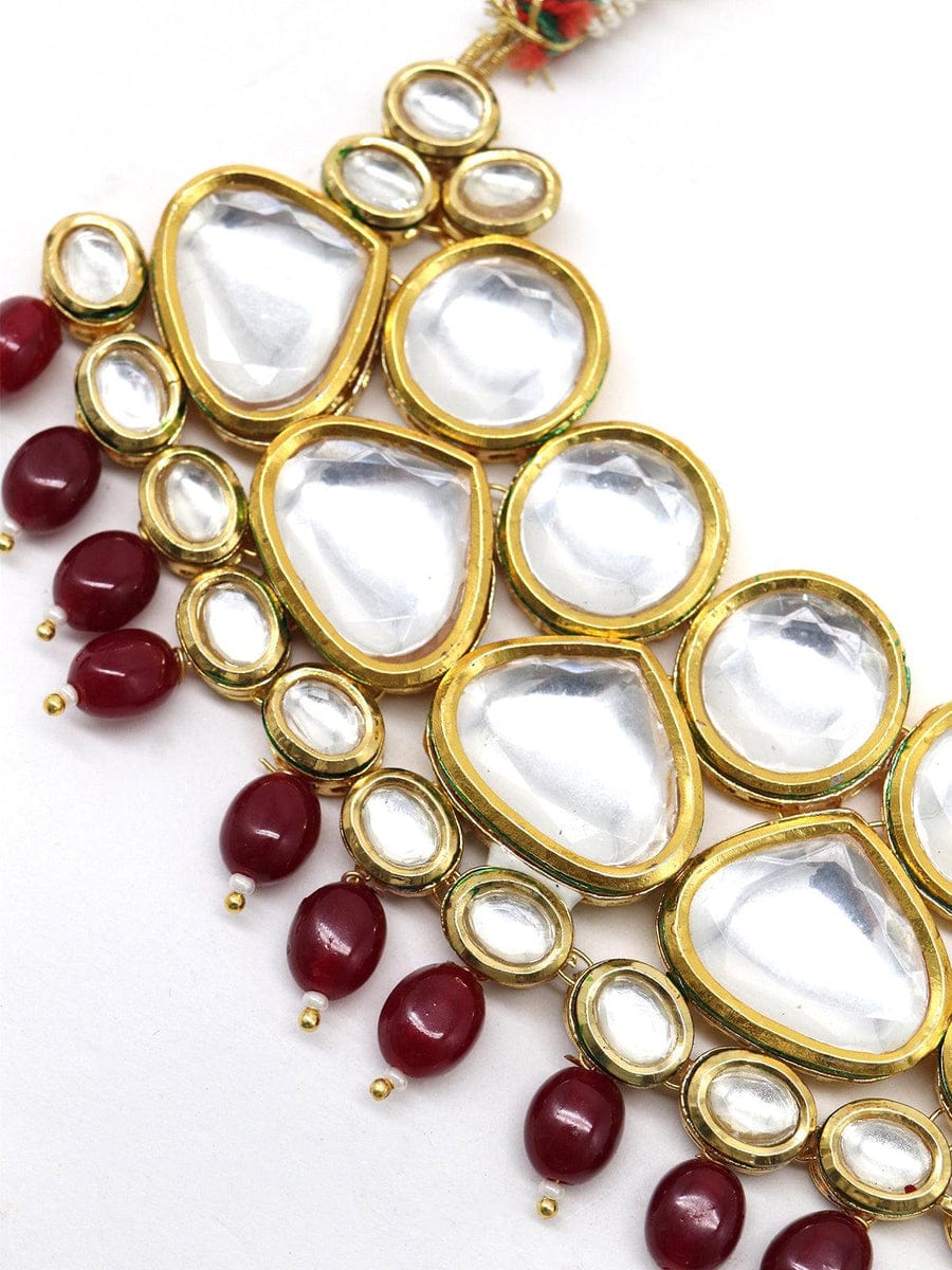 Gold Plated Kundan Studded & Pearls Beaded Jewellery Set - Image 4