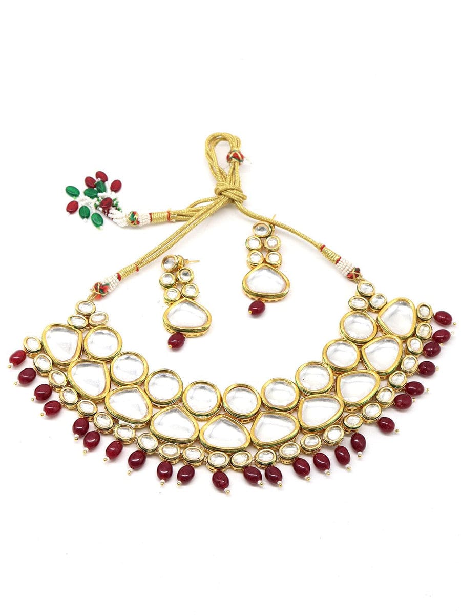 Gold Plated Kundan Studded & Pearls Beaded Jewellery Set - Image 3