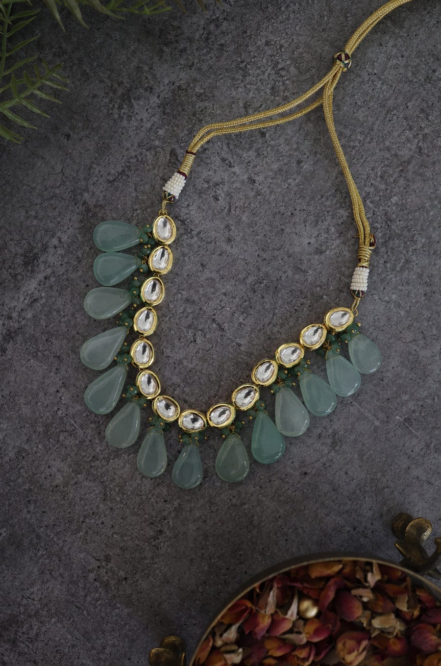 Kundan Neckpiece With Green Drop Stone