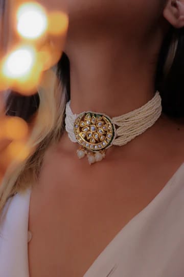 Fine White Pearls Necklace With Kundan Stone - Image 2