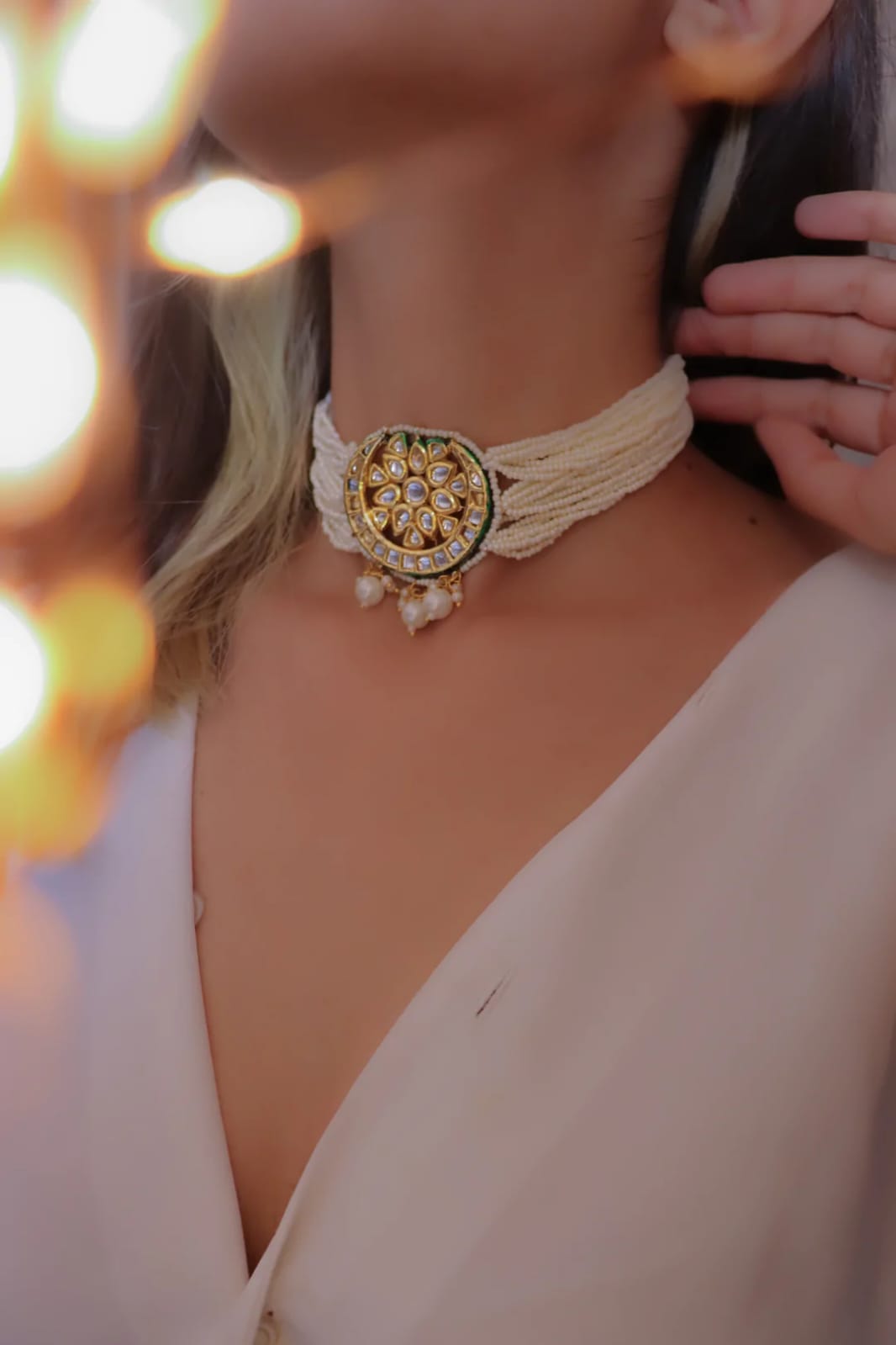 Fine White Pearls Necklace With Kundan Stone - Image 3