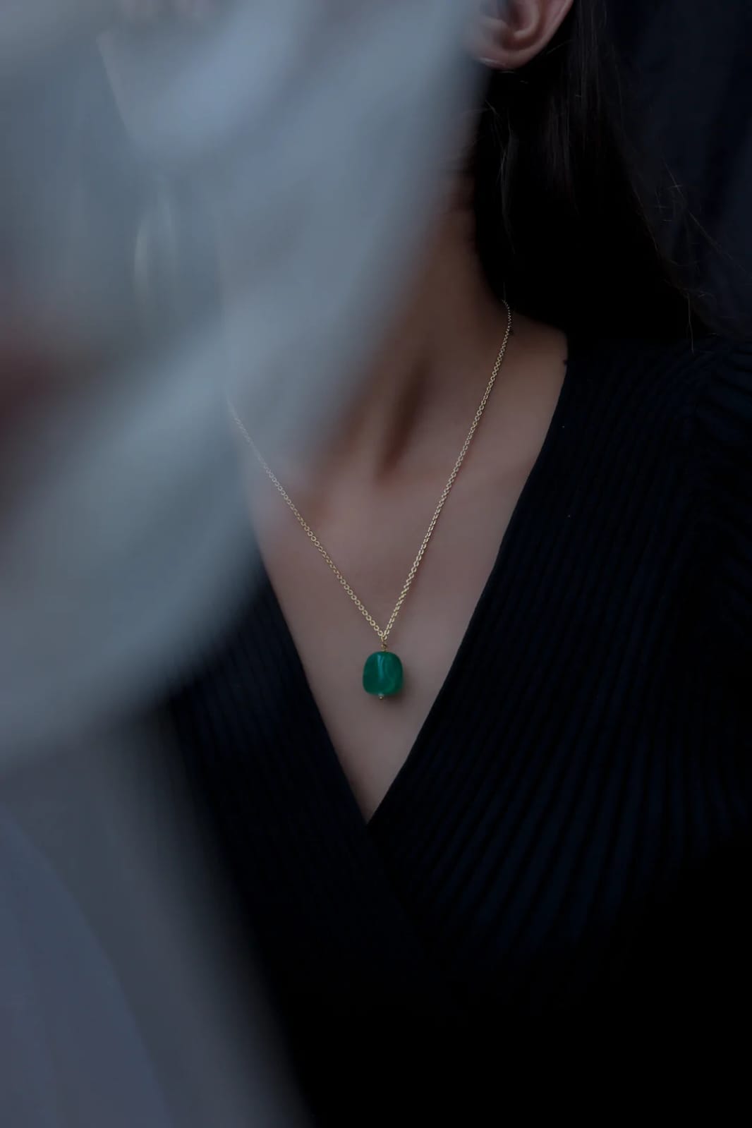 Fine White Pearls Necklace With Green Stone