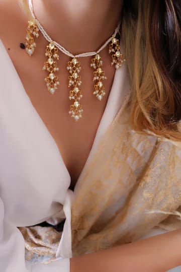 Fine White Pearls Necklace With Kundan Stone - Image 2
