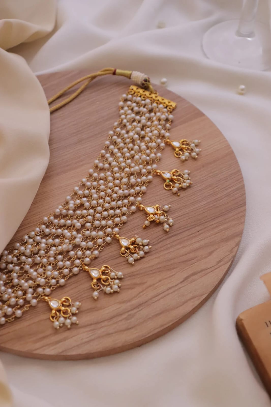 Fine White Pearls Necklace With Kundan Stone