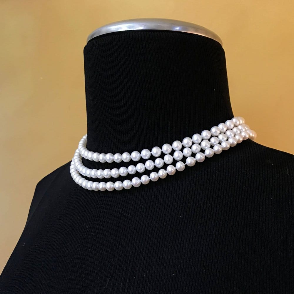 Fine White Pearls Necklace - Image 2