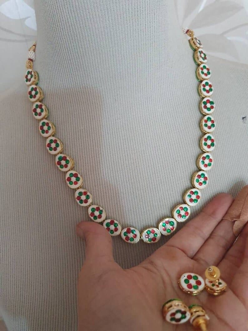 Elegant Kundan Necklace With Earrings - Image 4