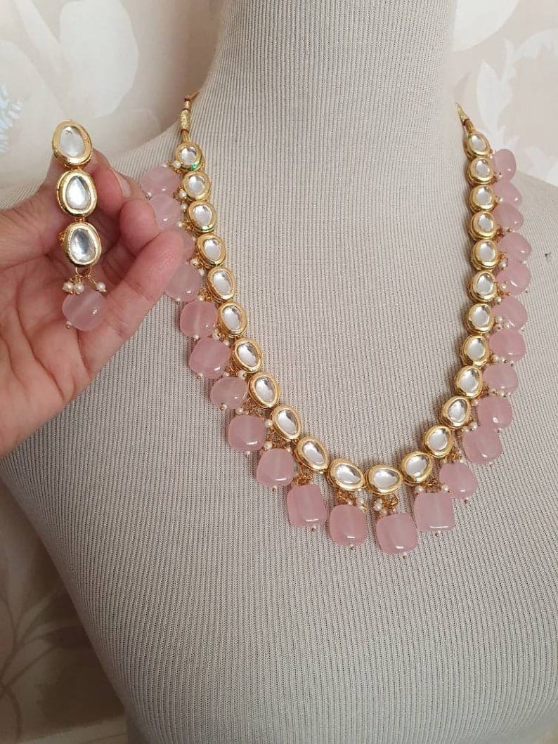 Elegant Kundan Necklace With Earrings