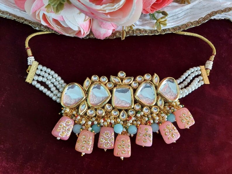 Elegant Kundan Necklace With Earrings - Image 3