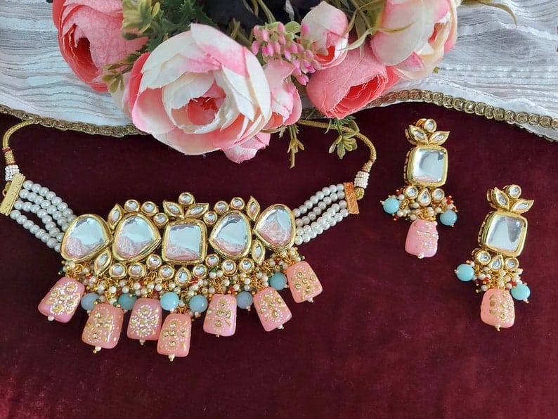 Elegant Kundan Necklace With Earrings - Image 5