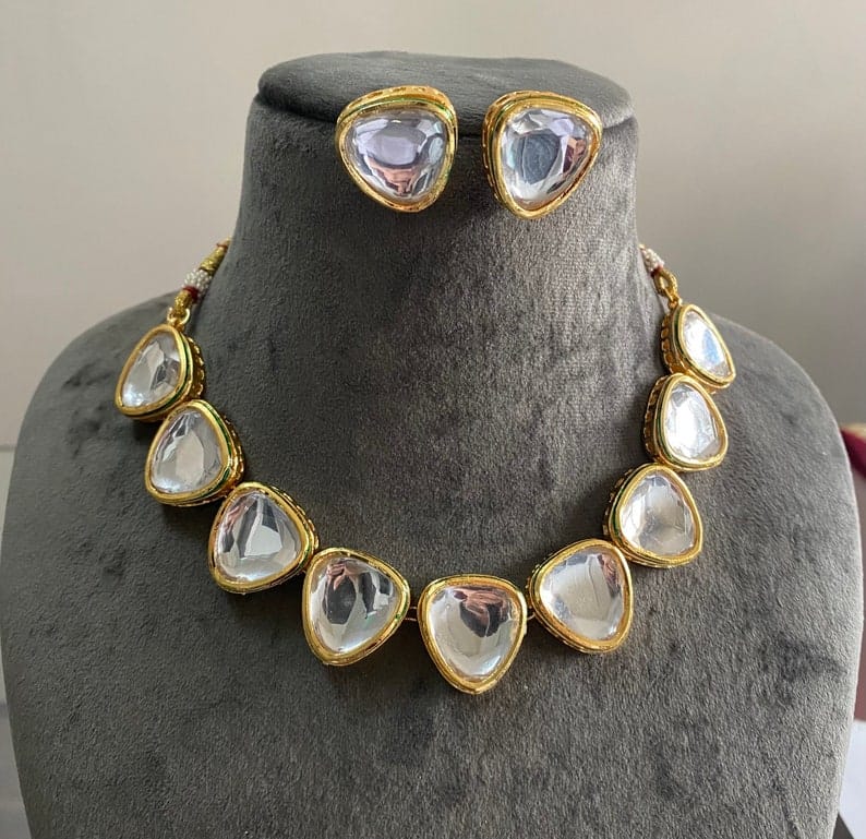 Elegant Kundan Necklace With Earrings