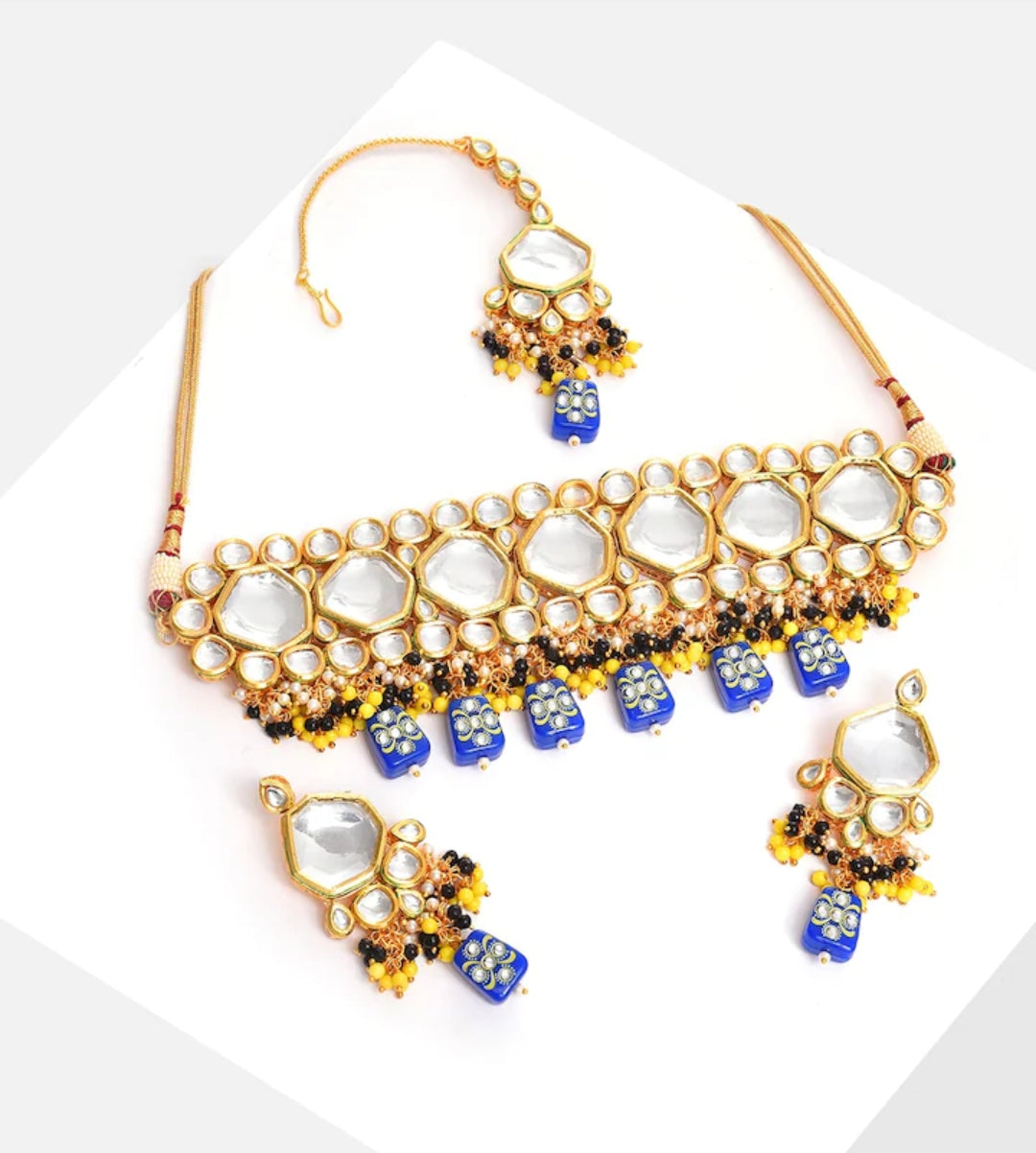 Elegant Kundan Necklace With Earrings & Maangtika - Image 2