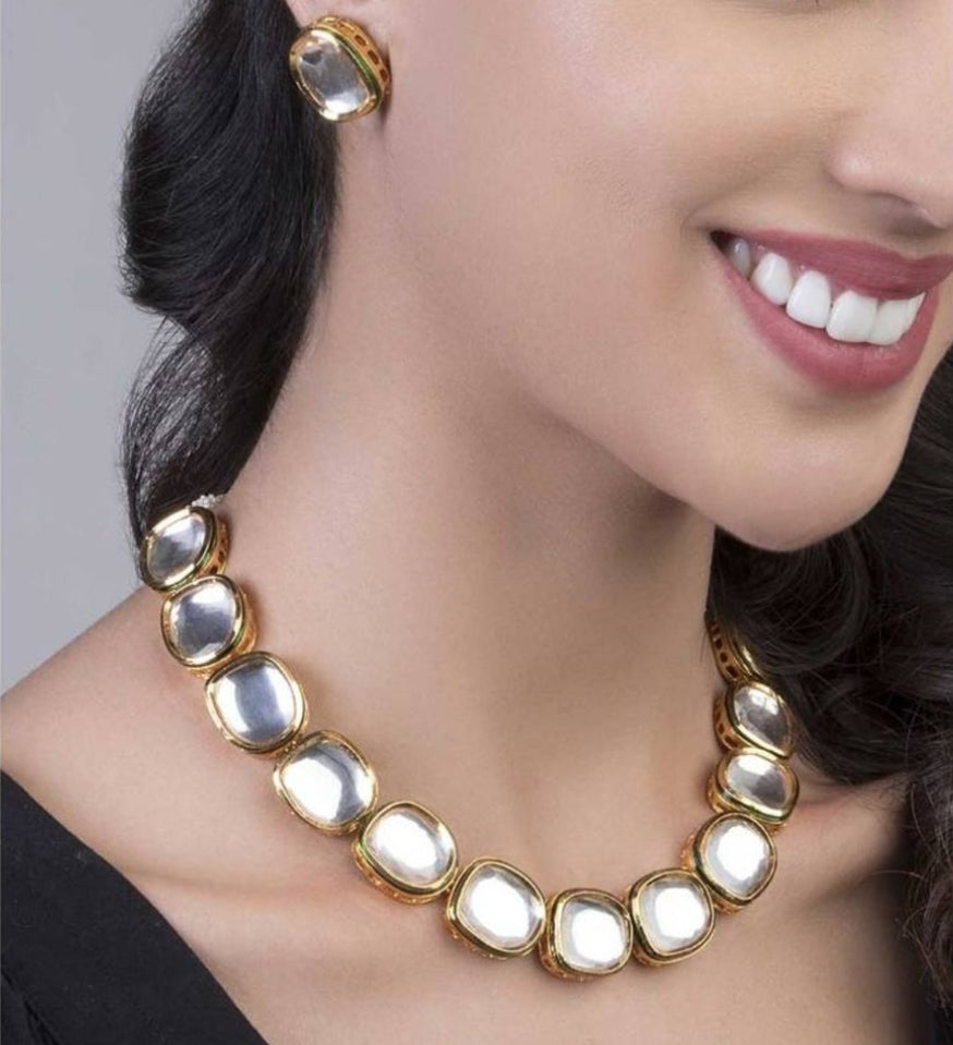 Elegant Kundan Necklace With Earrings