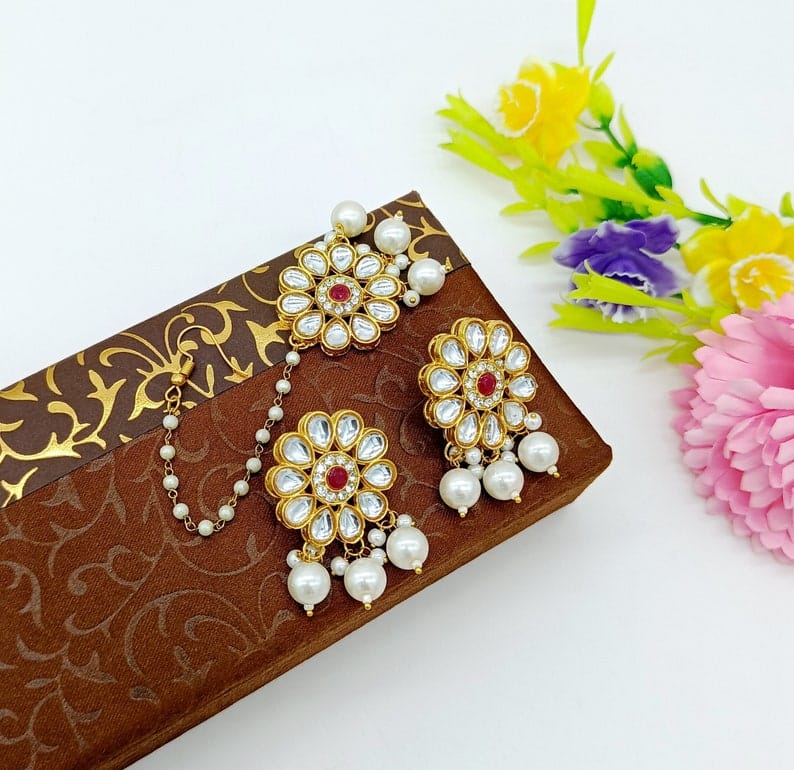 Gold Plated Kundan Studded & Beaded Layered Jewellery Set - Image 4