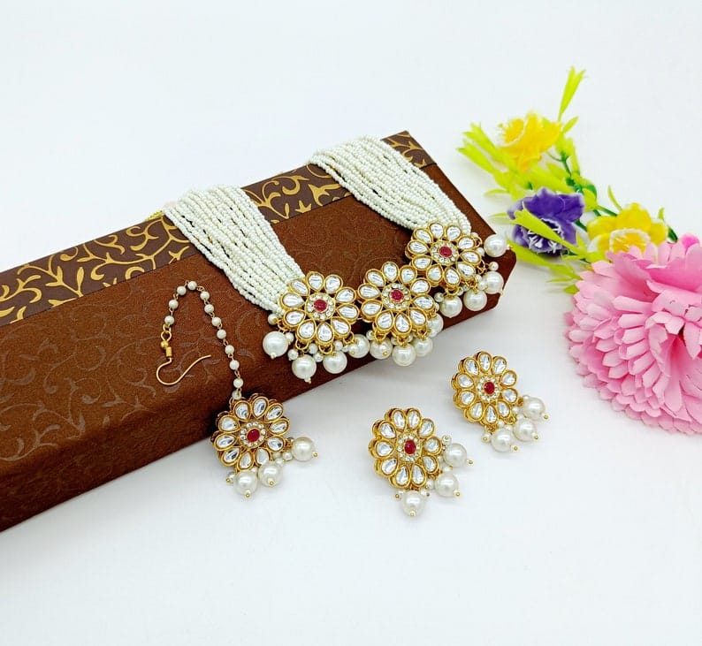 Gold Plated Kundan Studded & Beaded Layered Jewellery Set - Image 2