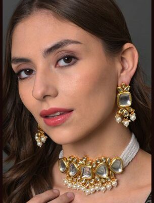 Gold-Plated Kundan-Studded Necklace & Earrings Set