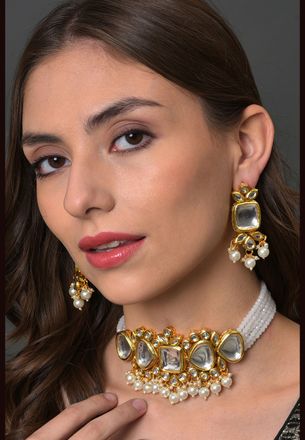 Gold-Plated Kundan-Studded Necklace & Earrings Set