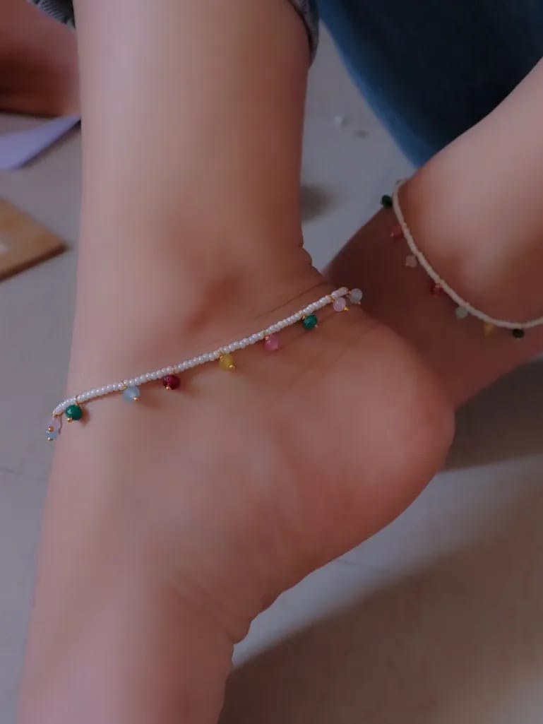 Delicate Gold & Peral Anklet - Image 4