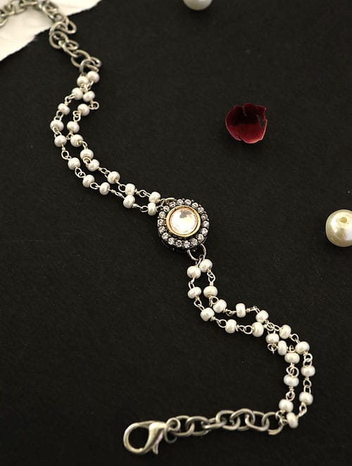 Gold Tone Adjustable Kundan Braclet - Image 2