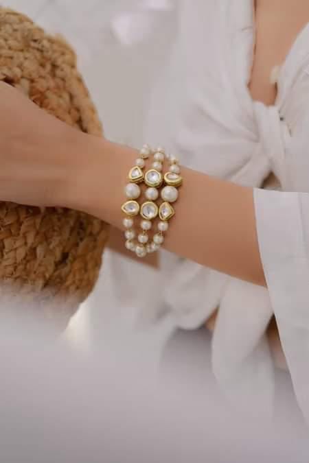 Gold Tone Adjustable Kundan Bracelet