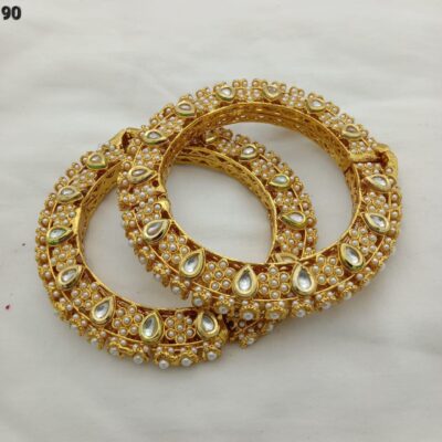 Handcrafted Jadau bangles