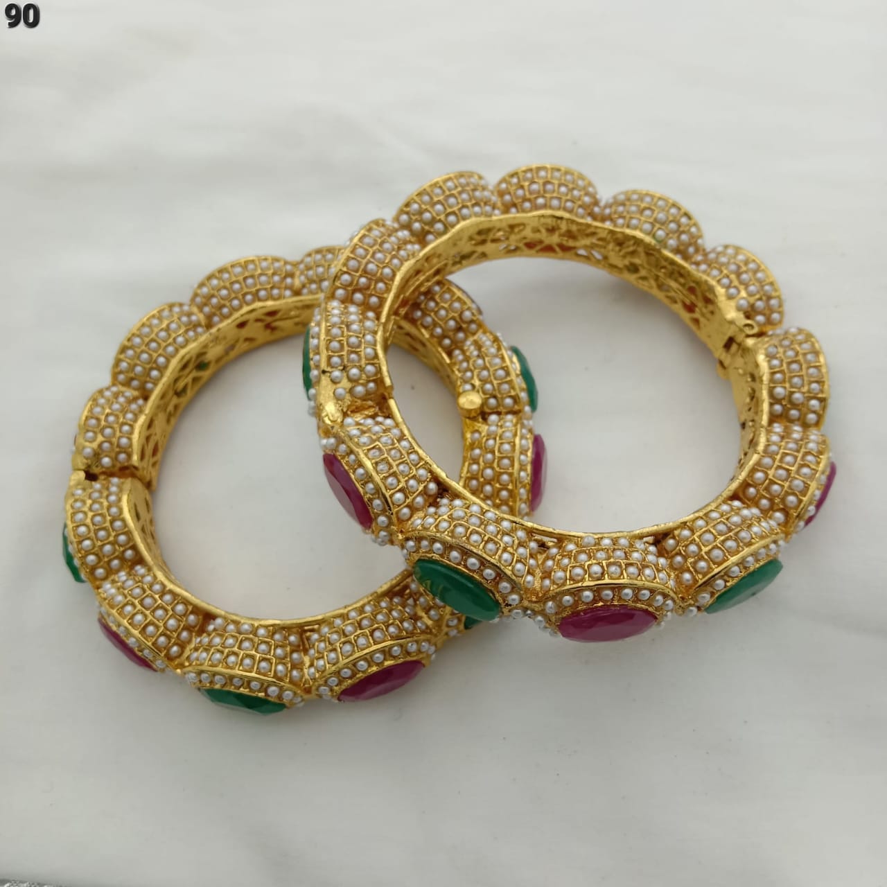 Handcrafted Jadau bangles