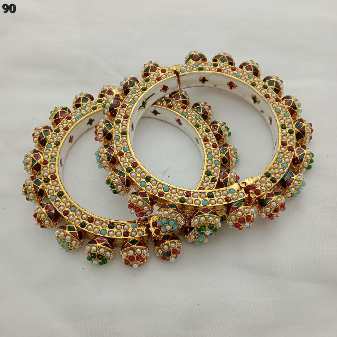 Handcrafted Jadau bangles