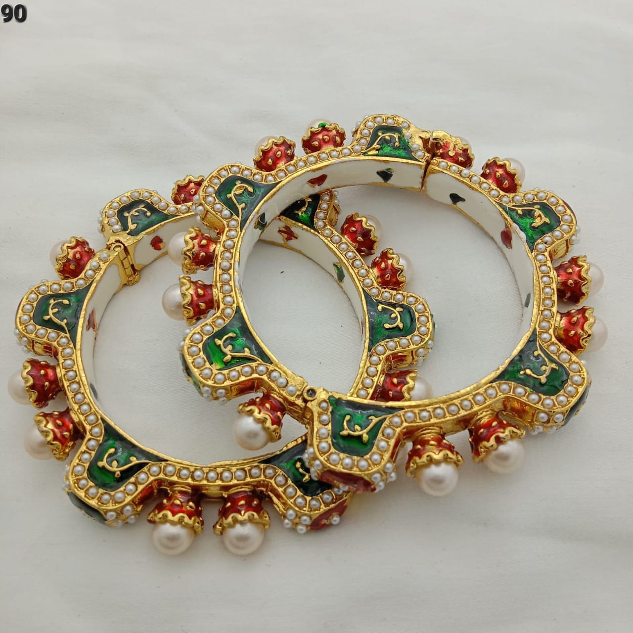 Handcrafted Jadau bangles