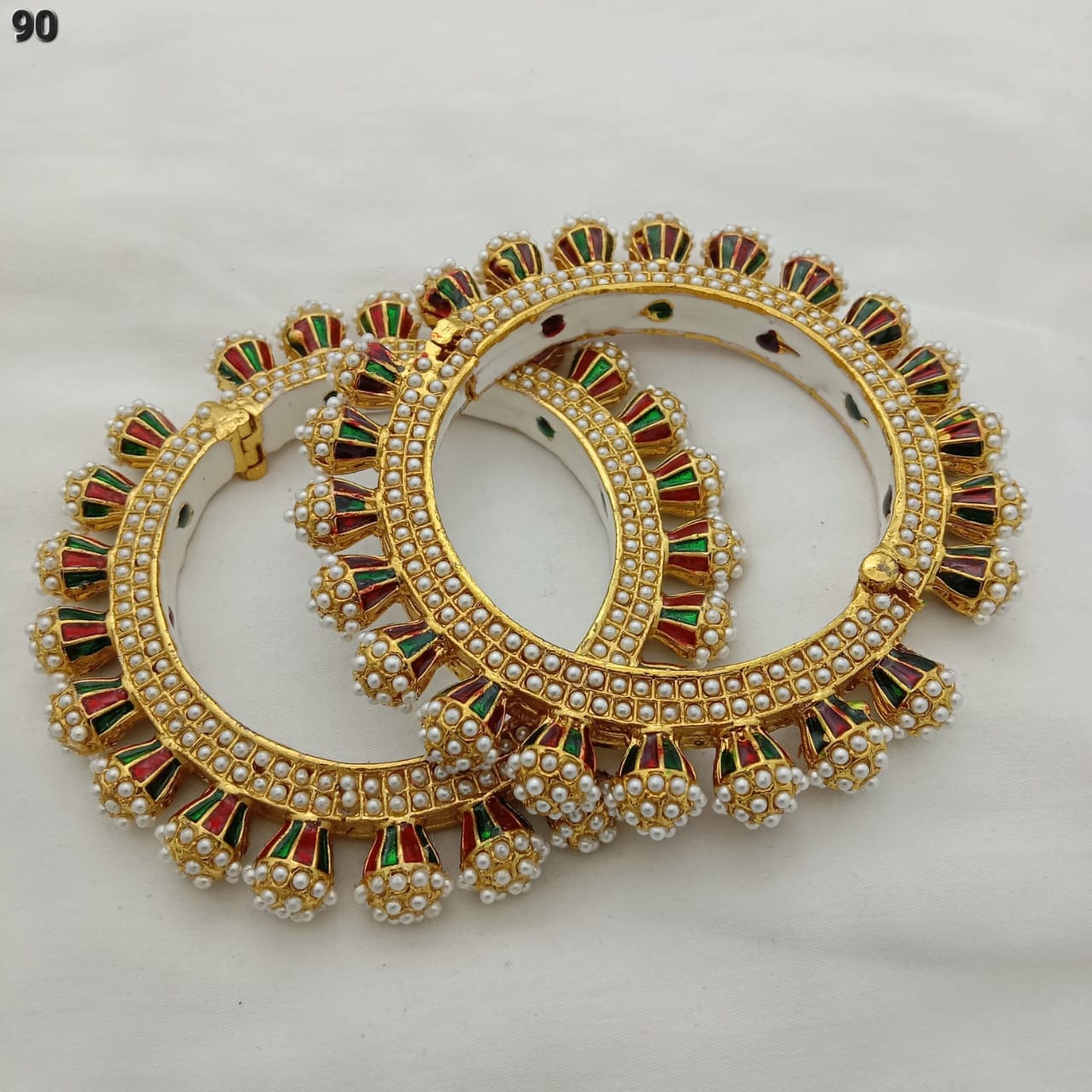 Handcrafted Jadau bangles