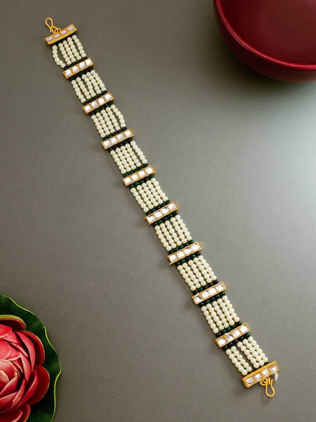Gold Finish White Kundan Mathapatti