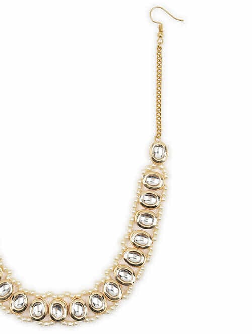 Gold-Plated White Kundan-Studded & Pearl Beaded Hair Band Mathapatti - Image 4