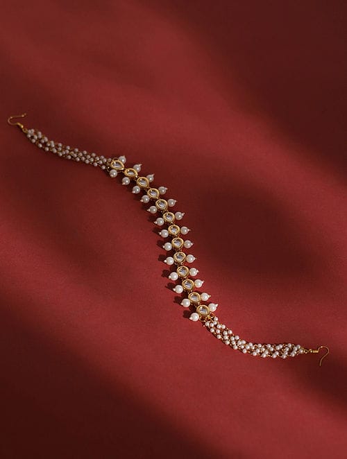 Gold-Plated White Kundan-Studded & Pearl Beaded Hair Band Mathapatti