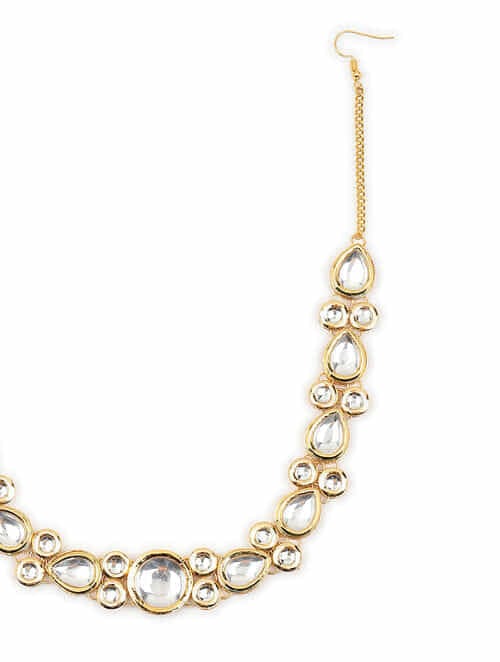 Gold-Plated White Kundan-Studded & Pearl Beaded Hair Band Mathapatti - Image 4
