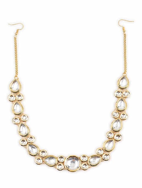 Gold-Plated White Kundan-Studded & Pearl Beaded Hair Band Mathapatti - Image 3